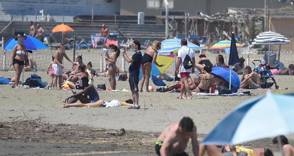 Tutti in spiaggia, Cala Violina piena