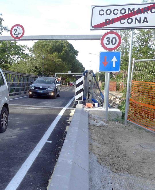 Traffico interrotto al ponte di via Golena