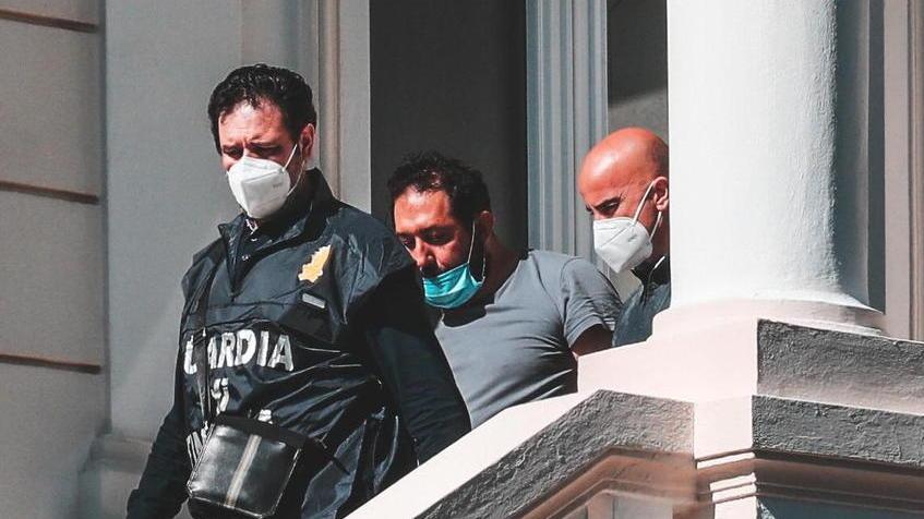 Bande delle ville, la “mente” dei raggiri si difende: «Nessuna truffa, tutto regolare»