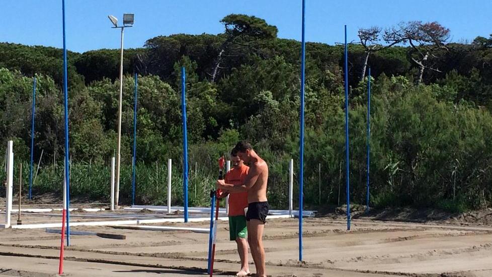 Ruspe e geometri per montare la spiaggia dell’Ippocampo
