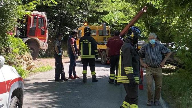 Strada chiusa per ore, rilievi della polizia municipale