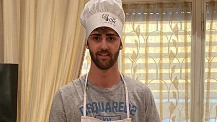 Pezzella si cimenta ai fornelli: «Ma quanto mi manca il campo...»