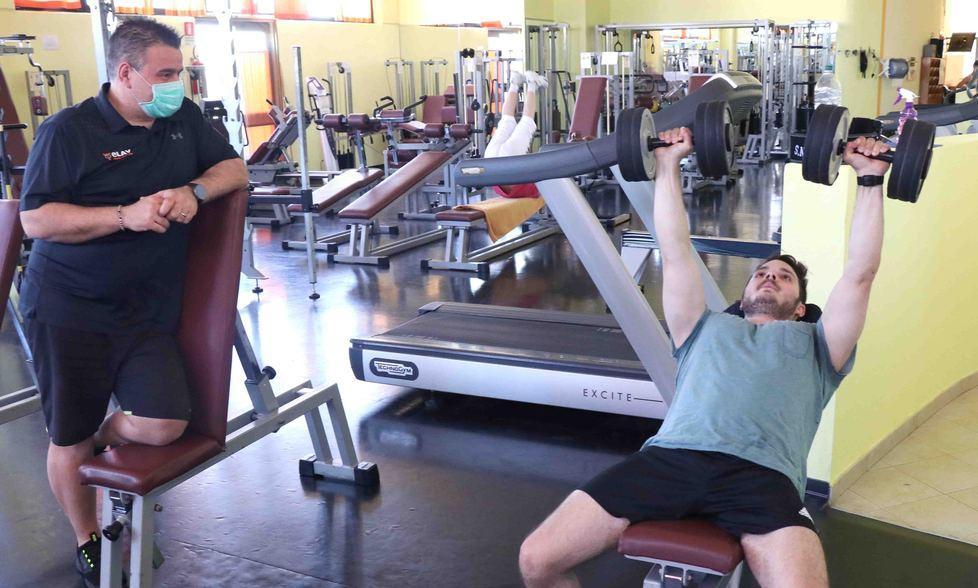 «Allenamenti e pesi anche a distanza Ma in palestra è tutta un’altra cosa»