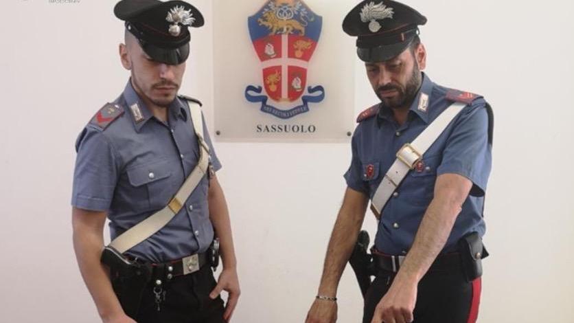 Sassuolo, spacciatore trovato con oltre due etti di cocaina