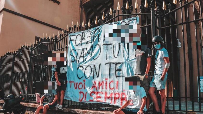 «Mio figlio vivrà grazie ai suoi amici»: la gioia del padre del ragazzino ferito sugli scogli del Romito