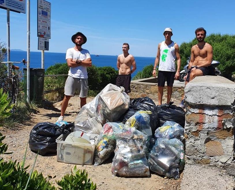 I moschettieri del Romito contro il degrado: «Insieme togliamo i rifiuti dal nostro paradiso» 
