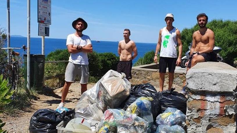 I moschettieri del Romito contro il degrado: «Insieme togliamo i rifiuti dal nostro paradiso»