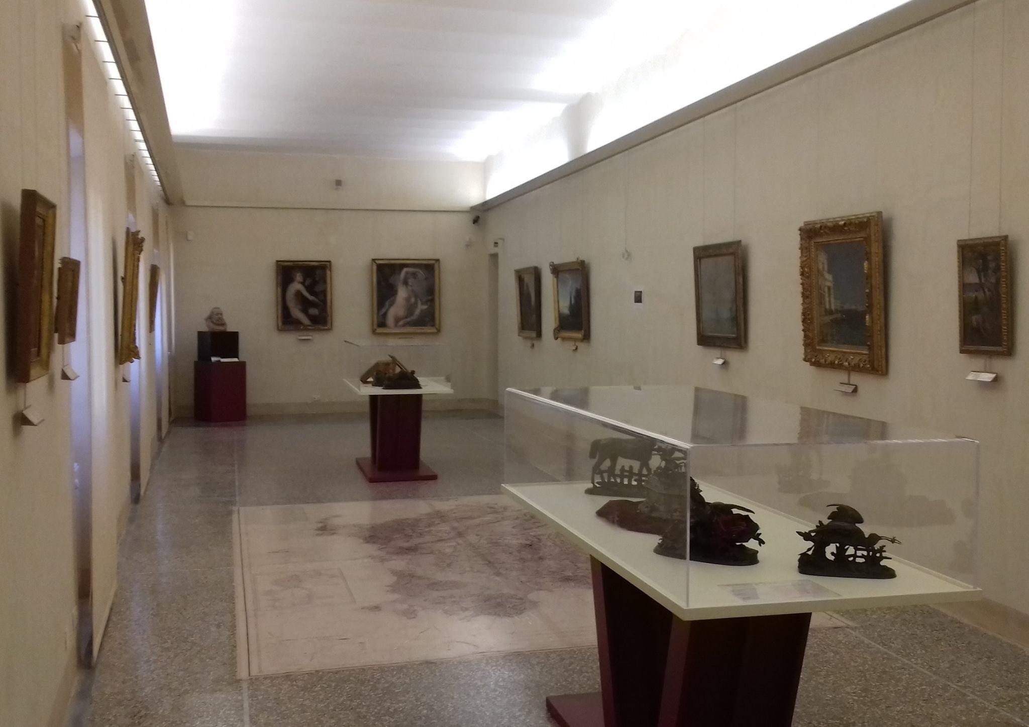 Una delle sale della Pinacoteca di Sassari