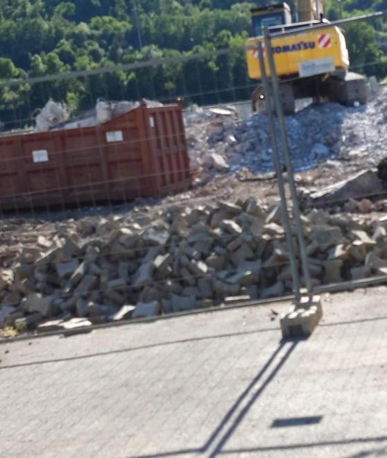 «Ancora costruzioni in zona fiume...»