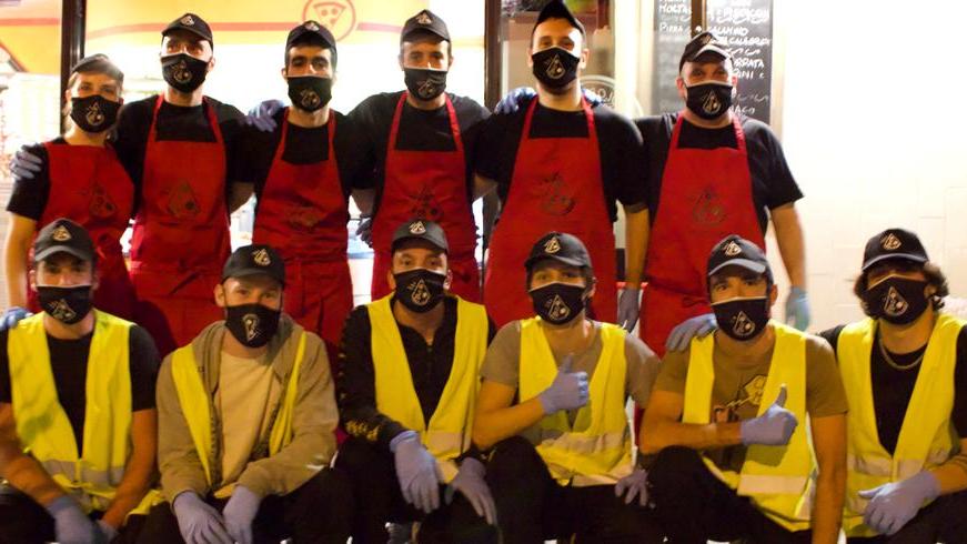 Marco Grimaldi (in alto, il terzo da destra) con il suo staff