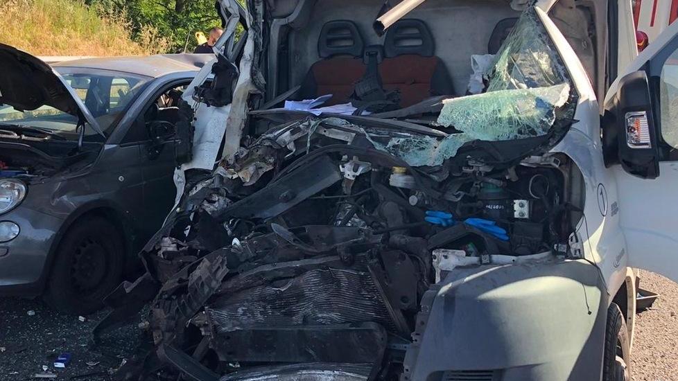 Schianto in autostrada Muore nel giorno del suo compleanno