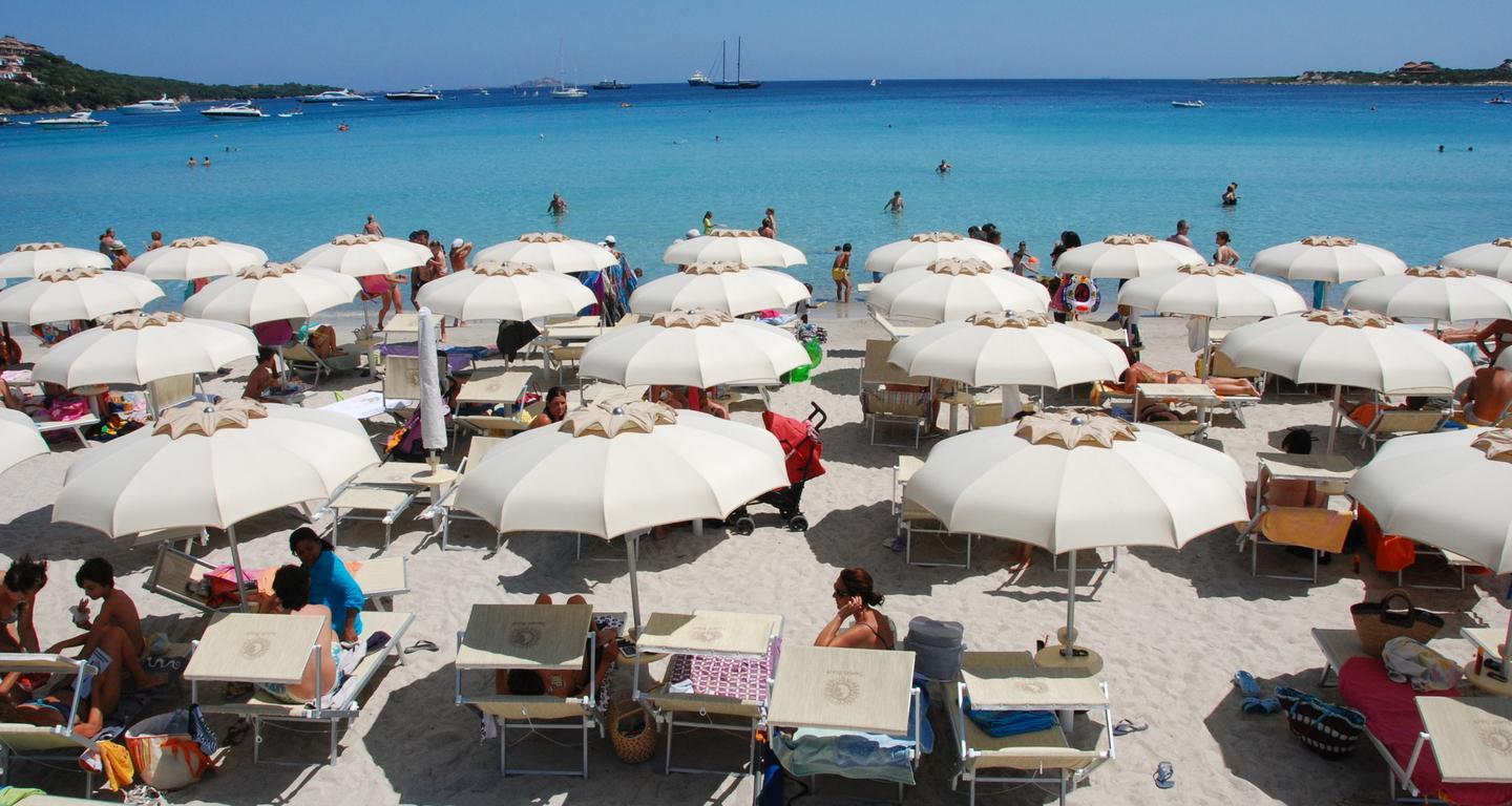 Olbia, denuncia per minacce di un consigliere comunale ai balneari: indaga la Procura 