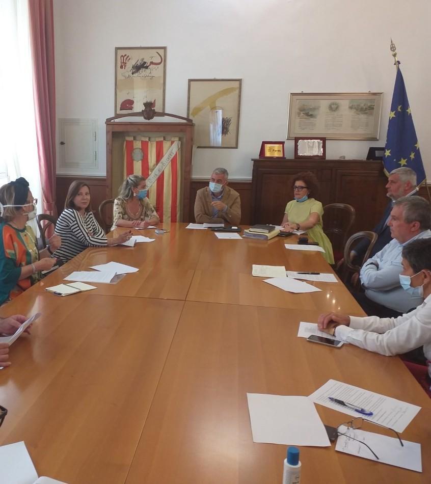 Il Comune studia il piano per far ripartire le scuole 