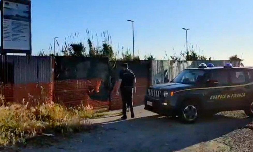Il controllo del finanzieri in una ditta coinvolta nell’inchiesta sulla ’ndrangheta