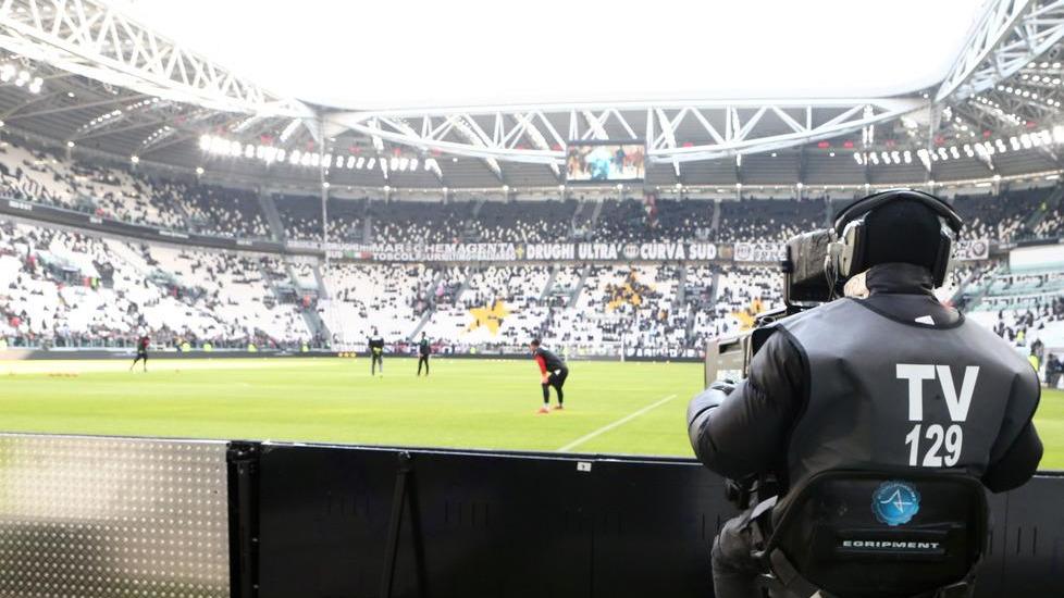 Spadafora insiste: partite in chiaro, contatti con Sky