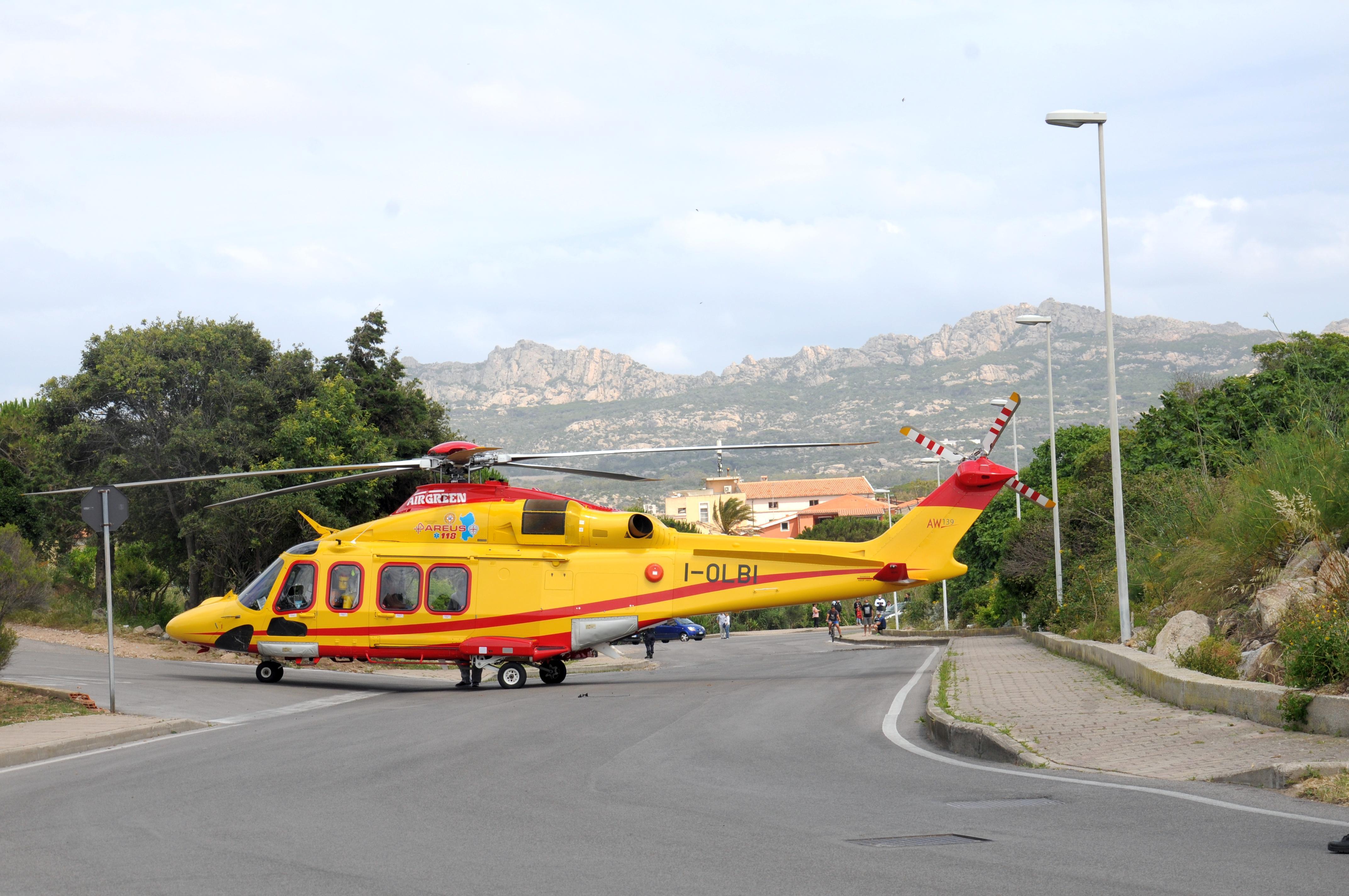 La Maddalena, c'è l'ospedale ma si deve aspettare l'elicottero: donna muore d'infarto