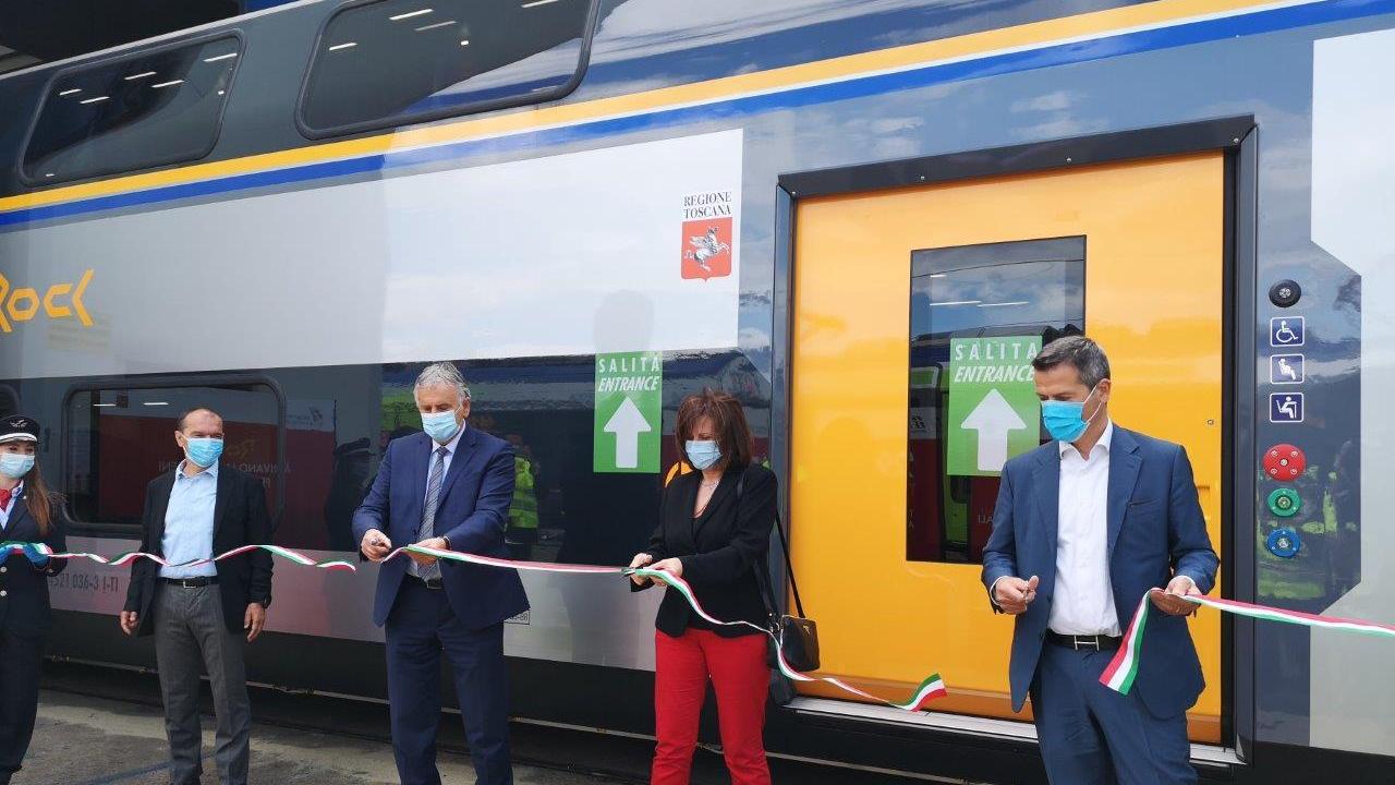Consegnati i primi due treni Rock per i pendolari della Toscana