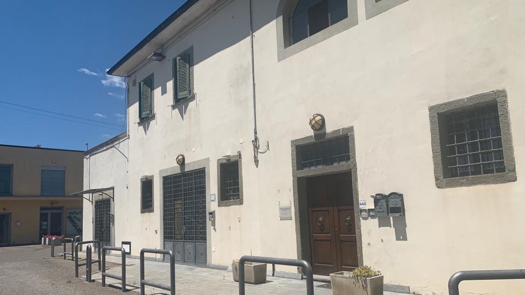 Sesso su appuntamento nel centro olistico, centinaia i clienti. Uno degli arrestati si difende