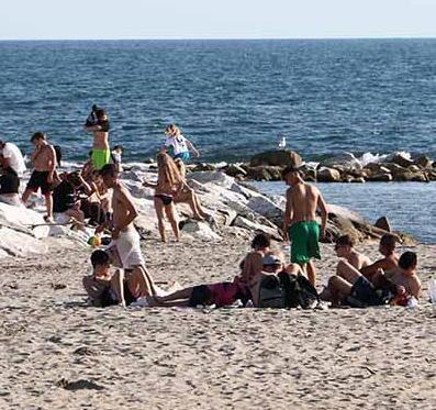 Spiagge libere, cambia poco Ok l’accesso, no alla tintarella 