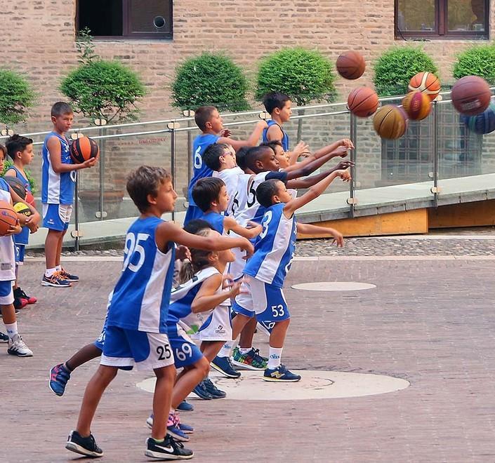 Più sport e aiuti alle famiglie Voucher di 150 euro per i figli 