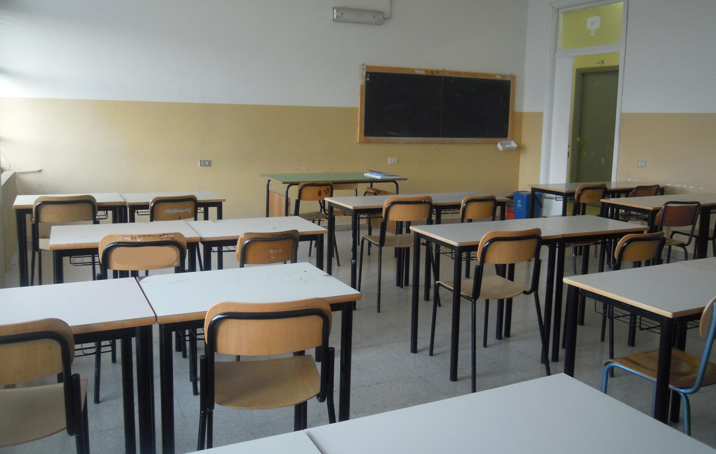 L’ufficio scolastico chiarisce: «Feste simboliche, non a scuola»