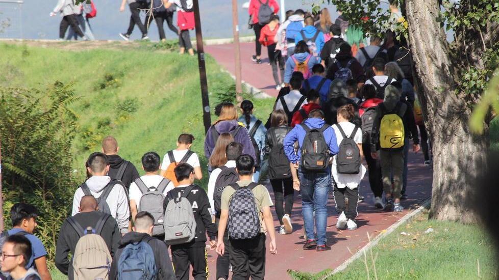 Alunni a un metro in classe, i presidi: "Ma dove li mettiamo?"