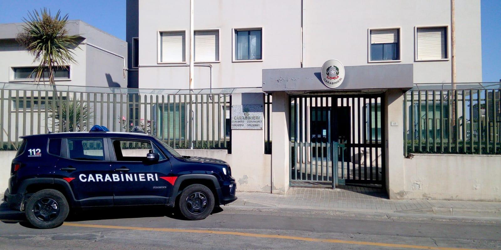 Tenta di aggredire madre e sorella: arrestato a Quartu