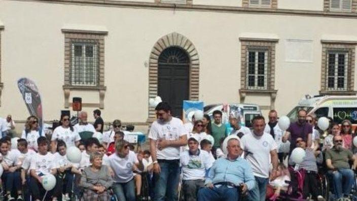 Luccasenzabarriere, rinviata a ottobre “Una marcia in più”