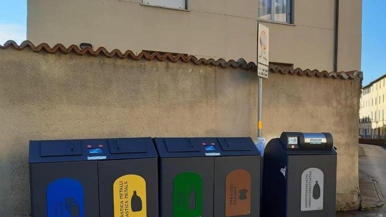Abbandonano i rifiuti fuori dalle isole: multati