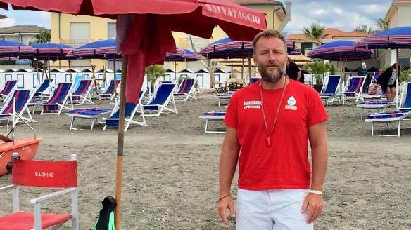 Il bagnino: «La vera prova sicurezza a fine giugno, dopo l’arrivo dei lombardi»
