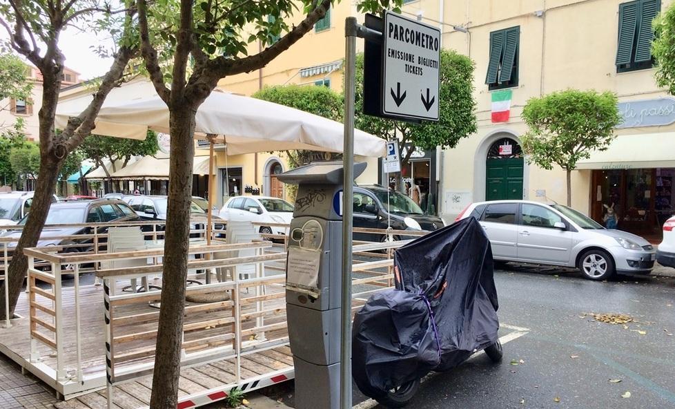 Cecina, da lunedì primo giugno si torna a pagare il ticket sugli stalli blu del centro