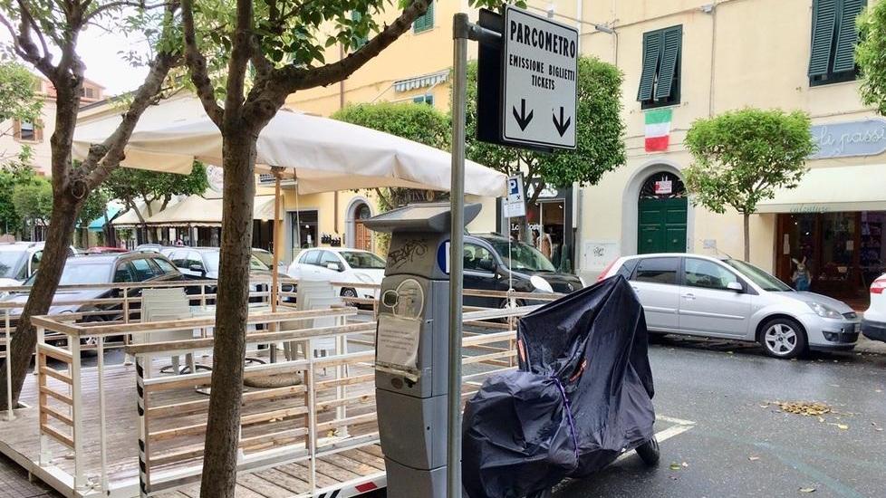Cecina, da lunedì primo giugno si torna a pagare il ticket sugli stalli blu del centro