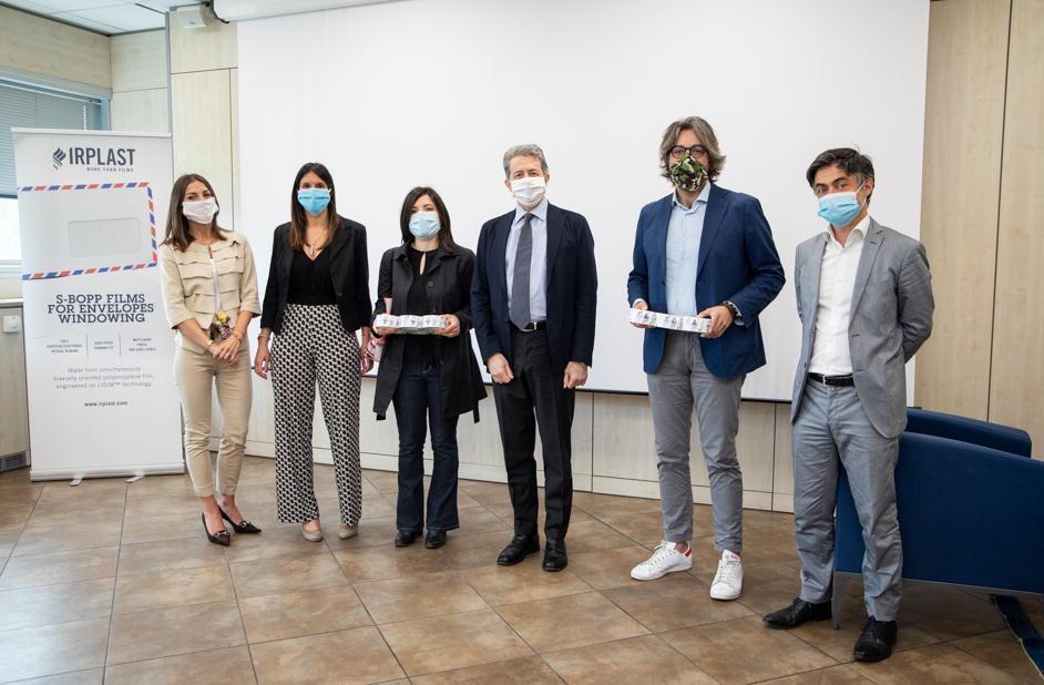 Donazione dell’Irplast per pacchi alimentari
