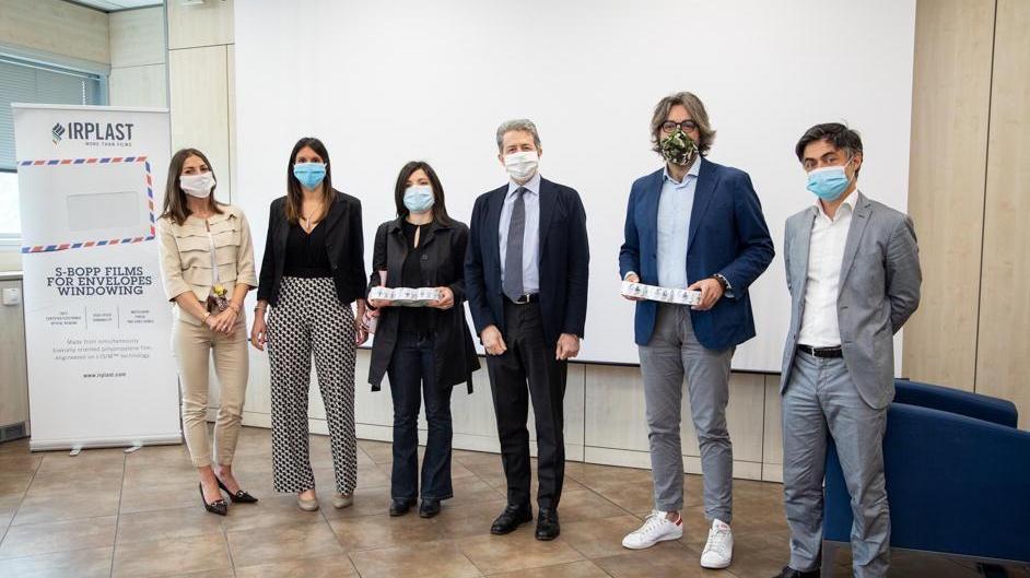 Donazione dell’Irplast per pacchi alimentari