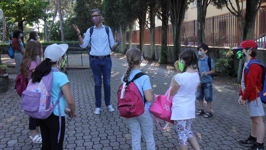 Puggelli: «Le distanze a scuola sono impossibili da applicare»