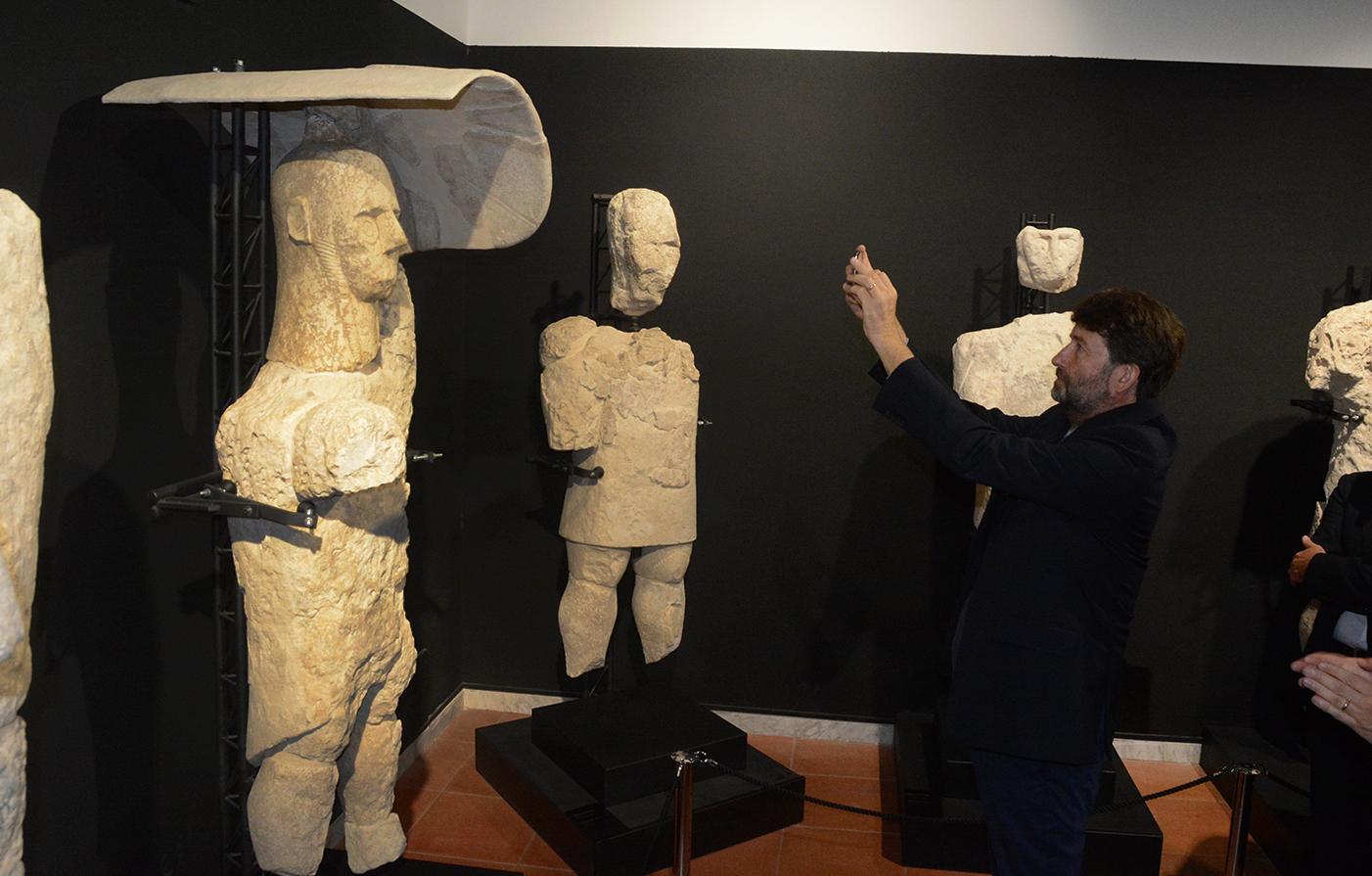 I Giganti abbracciano i loro ammiratori 