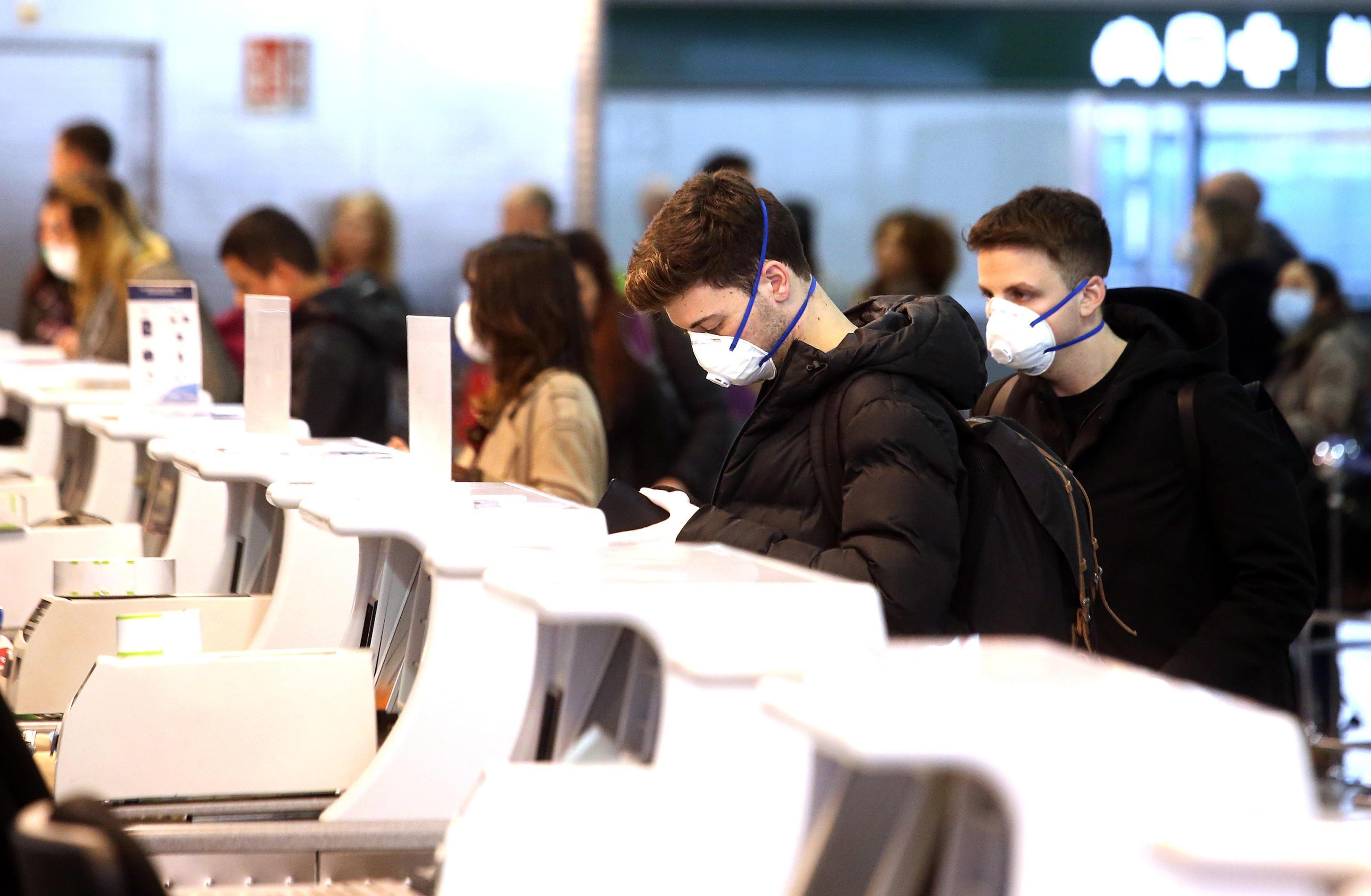 Passeggeri in aeroporto