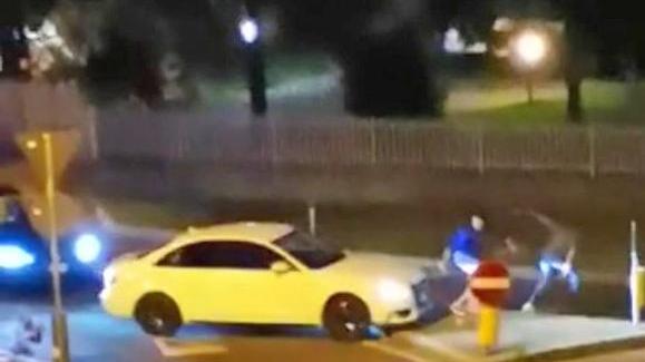 Un frame del video girato da un cittadino del pestaggio un uo uomo residente del Modenese
