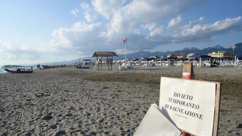 Balneazione in Toscana, acqua "eccellente" per il 99% della costa. Ma fra Livorno e Massa c'è chi va peggio