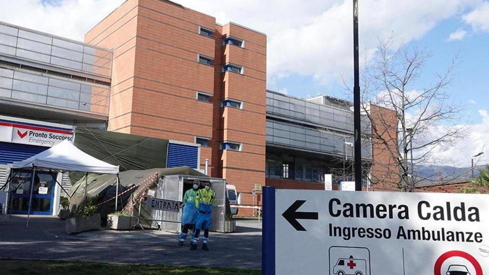 I Lions donano un respiratore portatile all’ospedale Versilia