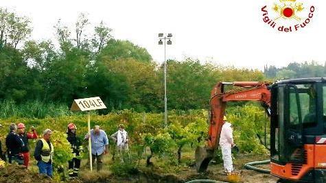 Il terreno nella frazione di Villanuova dove , attraverso un oleodotto, avvenne il furto di benzina