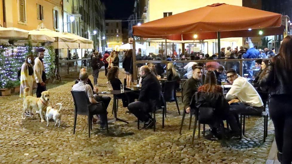 Provincia di Modena. Sindaci e movida sicura Dallo “street tutor” alle ordinanze restrittive