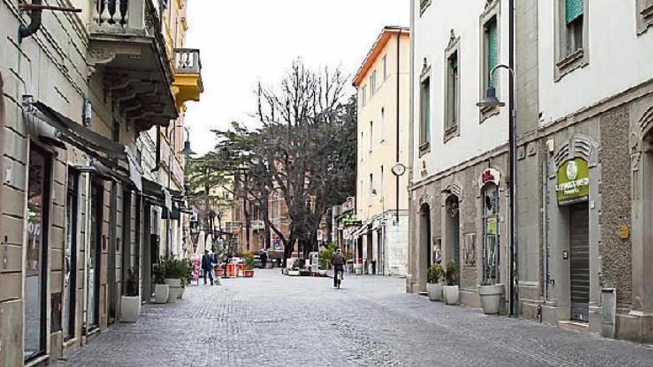Rinuncia a 3 mesi d’affitto per aiutare i suoi inquilini