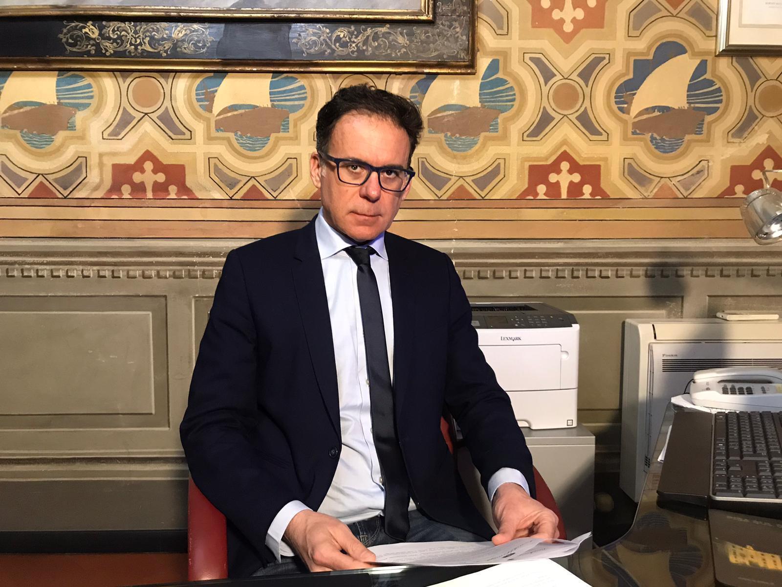 Ordinanza anti-alcol, Conti va oltre il Covid: «12 postazioni agli ex macelli per la nuova movida» 