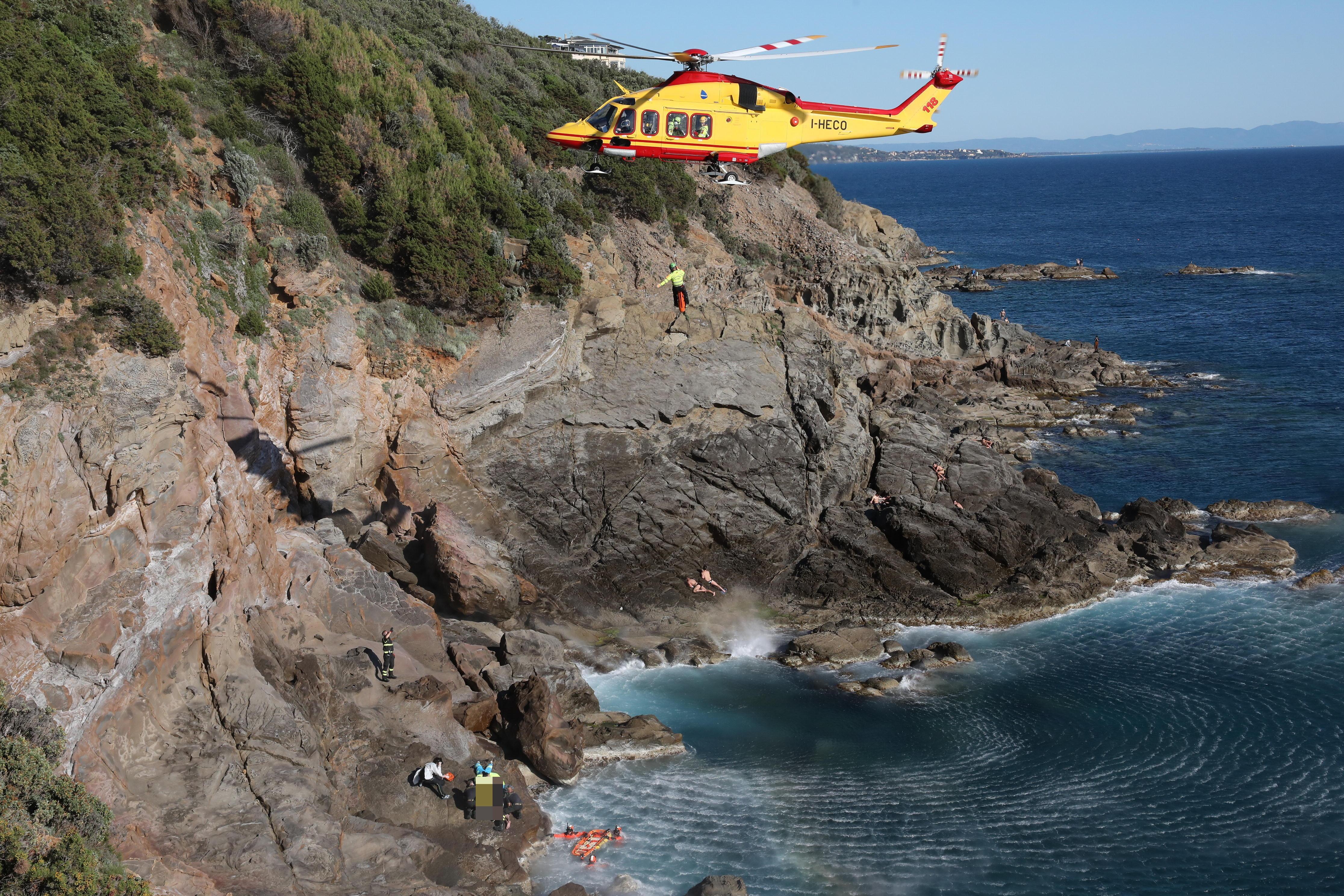 L'arrivo dei soccorritori del Pegaso a Punta Pacchiano (foto Marzi)
