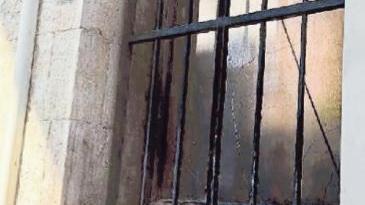 Tentato incendio all'Inps, forse il gesto di un disperato