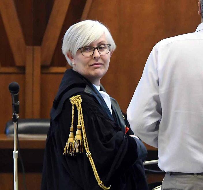 Gli avvocati tendono la mano per riaprire il tribunale 