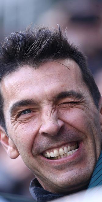 Infinito Buffon: giocherà un altro anno «Ho le energie giuste per ripartire»