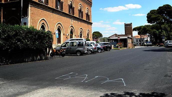 Il lungo dosso davanti alla stazione di Castiglioncello (foto Falorni/Silvi)