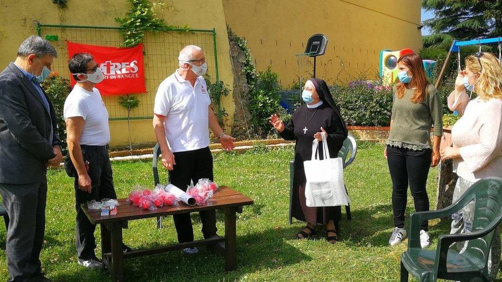 Fratres dona due tablet all’istituto Divino Amore